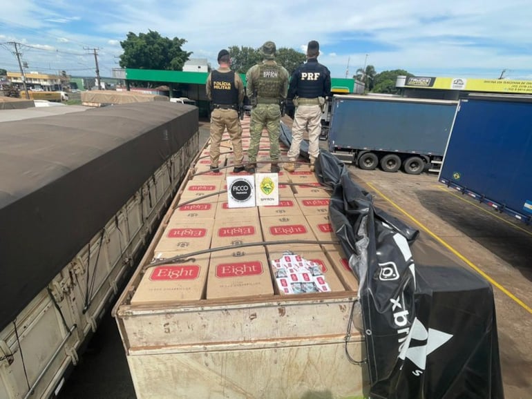 Los policías brasileños sacaron de circulación gran cantidad de cigarrillos fabricados por Tabesa.