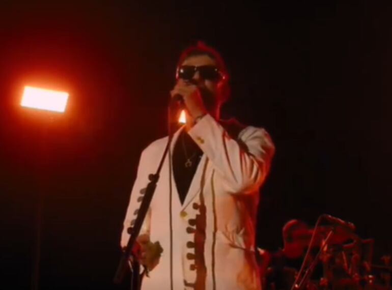 Damon Albarn de Blur expresando su amor a Paraguay en el festival Coachella. (captura de video)