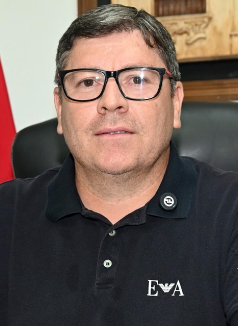 Daniel Mujica, asesor.