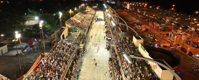 Bulliciosa antesala del Carnaval Encarnaceno 2025