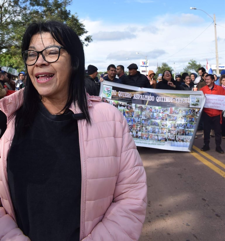 Intendenta de Quiindy, Gloria Caballero (PLRA) dijo que en Ybycuí siempre se tuvo autoridades afines al Gobierno Nacional, pero nada hicieron para conseguir el asfaltado.