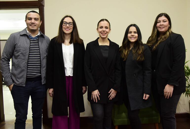 Milciades Molina, Gina Zelaya, Pamela Portillo, Belén Mendieta y Vanessa Rojas.