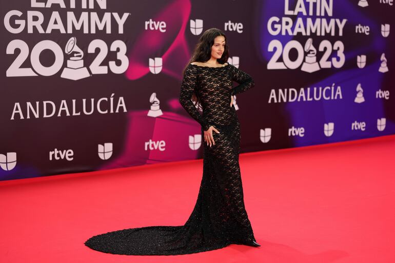 Rosalía a su llegada a la gala anual de los Latin Grammy que se celebró anoche en Sevilla. (EFE/Cortesía de La Academia Latina de la Grabación/Neilson Barnard/Getty Images©2023)