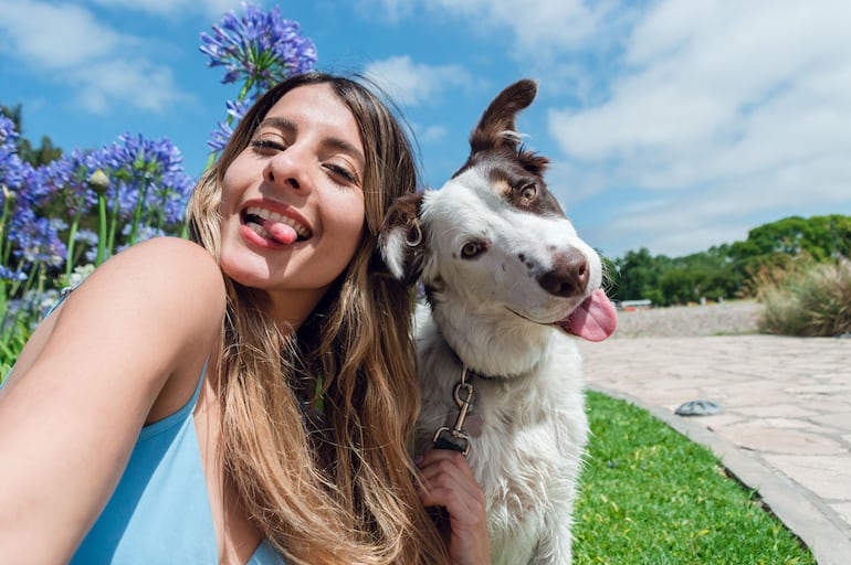 La relación entre humanos y perros se remonta a miles de años.