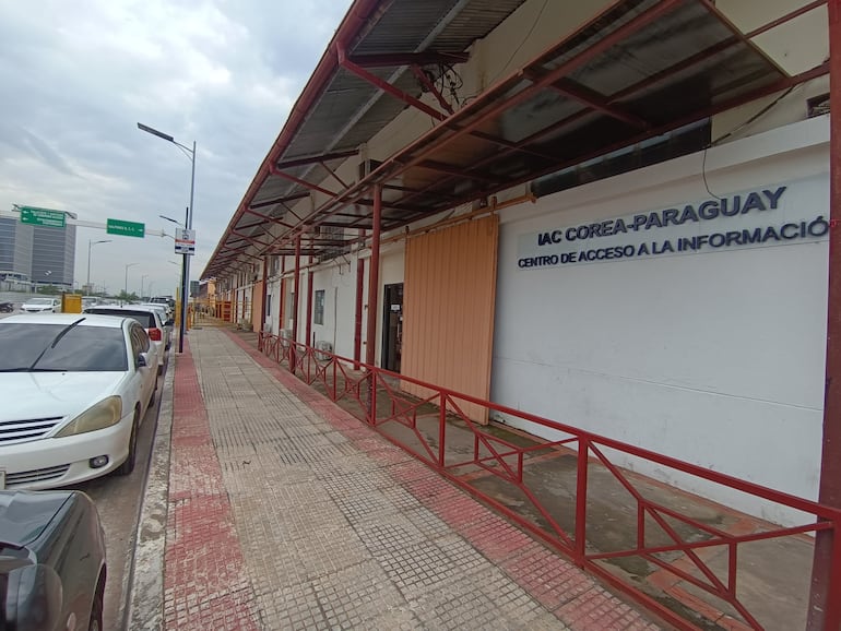 Fachada de la oficina de Acceso a Información Pública- MITIC, ubicada en el Puerto de Asunción, donde se realizará la reunión del Viceministerio de Transporte para socializar su reforma.