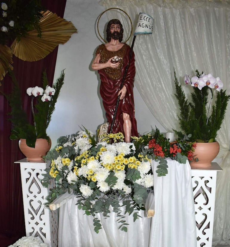 
La imagen del santo protector, San Juan Bautista saldrá en procesión luego de la misa central de esta mañana 