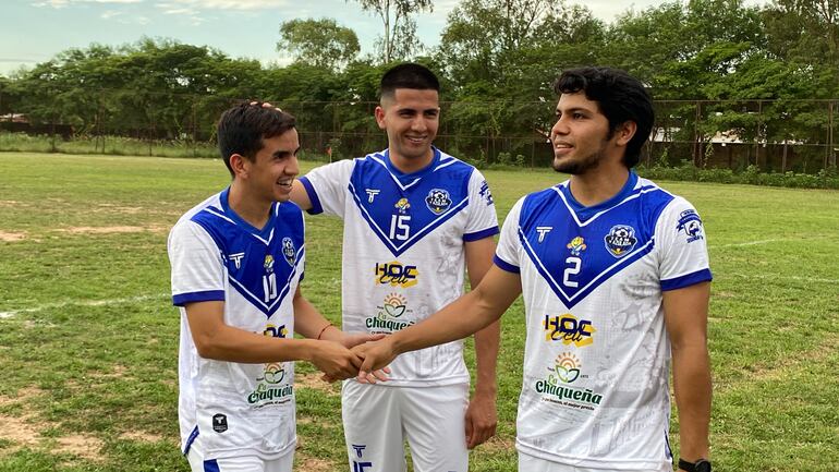 Romeo Benítez, Mateo Gamarra y Robert Rojas, en un partido benéfico en Concepción.