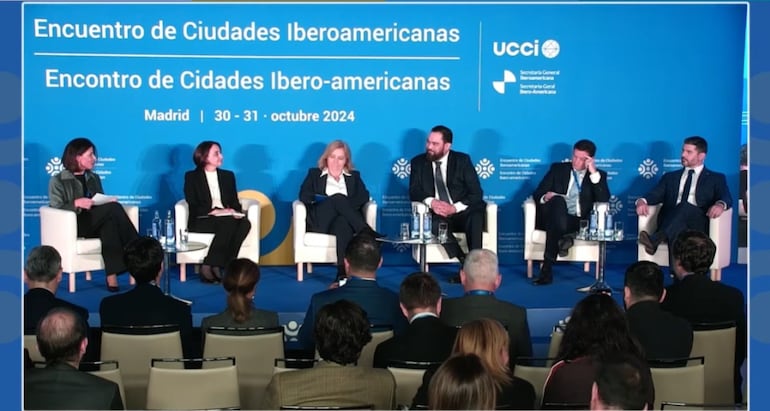 Panel sobre "Desafíos urbanos en torno a la seguridad: el rol de la innovación y la tecnología" de la que participó Nenecho.