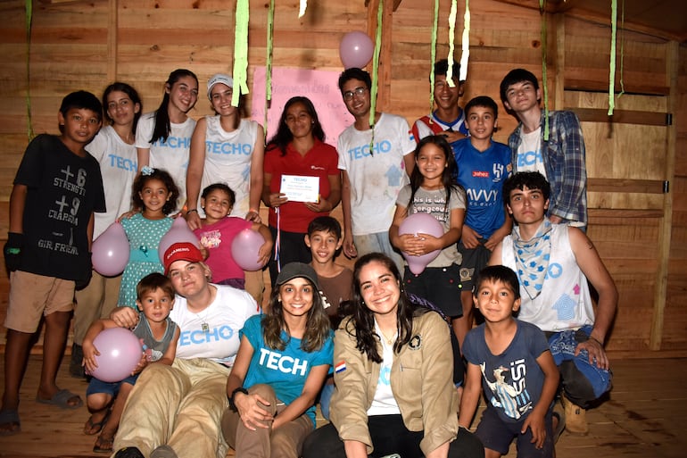 Una de las casas construidas por los voluntarios de TECHO, que cuenta con el apoyo de Sudameris.