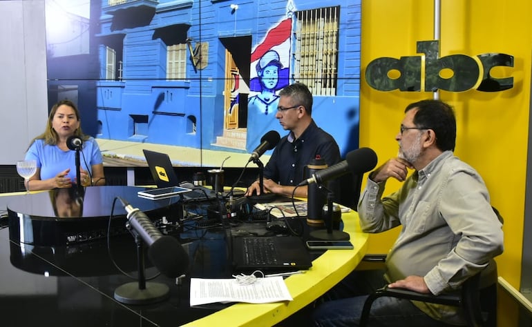 Basilisa Vázquez en los estudios de ABC Cardinal.