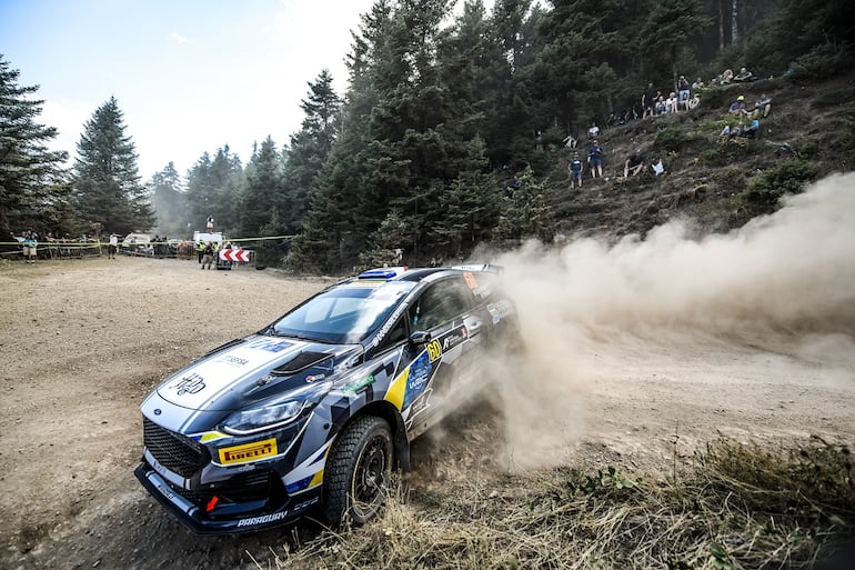 A pesar de todos los obstáculos que le puso hasta aquí el rally griego, Diego Domínguez Bejarano continúa en competencia.