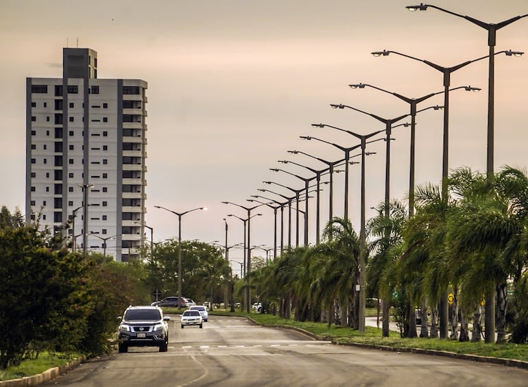 Un sector de la costanera de Encarnación que se encuentra a metros de las playas de Encarnación y cuadras de los locales gastronómicos y hoteles.