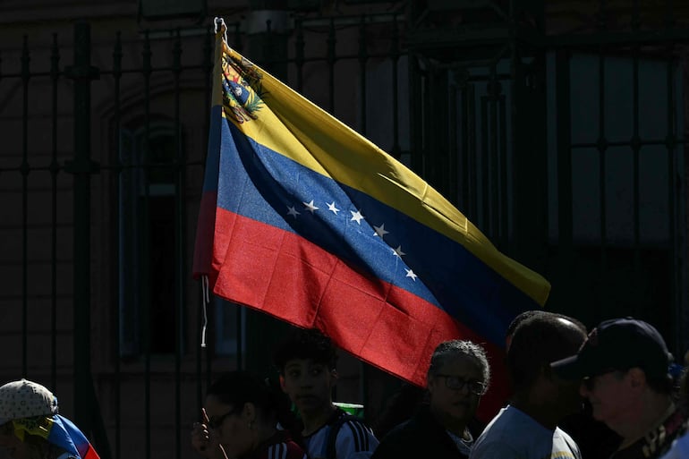 Manifestantes a favor del dirigente opositor venezolano Edmundo González Urrutia en Buenos Aires, Argentina, el pasado sábado.