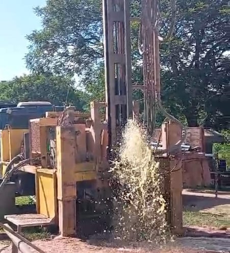 A pesar de que los estudios hidrológicos aseguraban que en la compañía Montiel Potrero no había agua, lograron perforar el cuarto pozo.