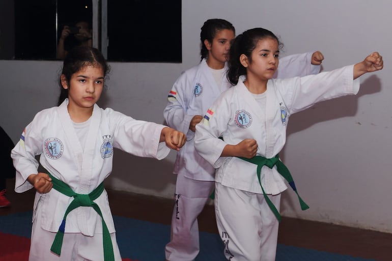 Las más pequeñas también se preparan para las competencias.