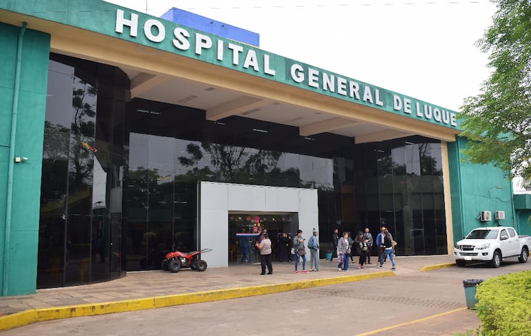 Fachada del Hospital General de Luque, donde se registra un importante descenso de casos de dengue.