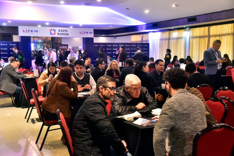 Vista parcial del salón Germán Ruiz, de la ARP, durante una de las dos jornadas de la Expo Rueda 2023, en el marco de la Expo de Mariano Roque Alonso.