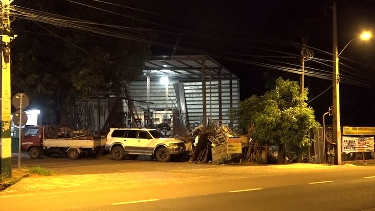 La chatarrería "Metal Ypacaraí", ubicada en la ciudad homónima, que fue asaltada ayer en la tarde.