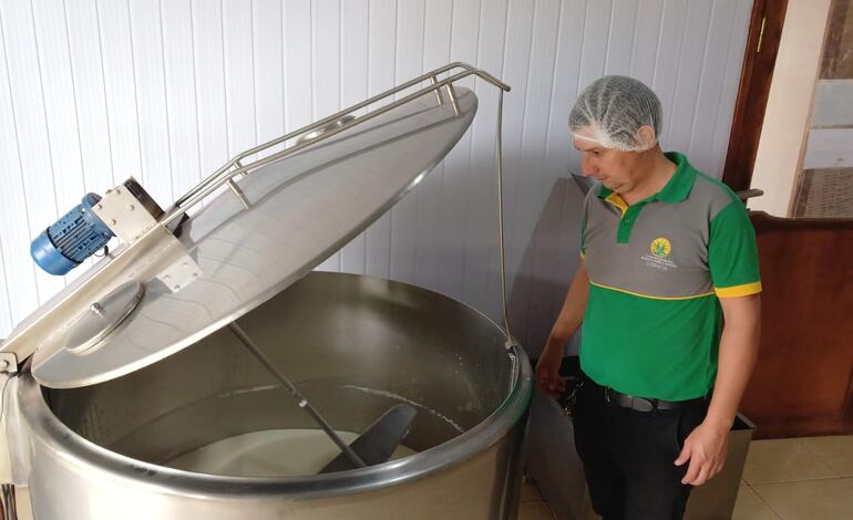 El acopio de leche y producción de queso genera entusiasmo entre pequeños productores de Santa Rosa del Aguaray