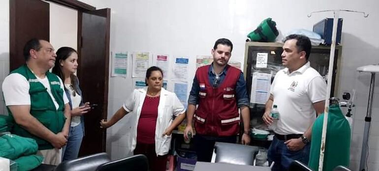 El viceministro de Salud, Dr. Miguel Olmedo, cuando visito recientemente el intervenido Hospital Regional de Fuerte Olimpo.