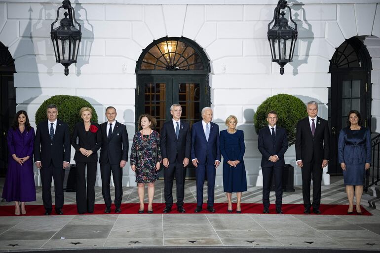 El presidente estadounidense, Joe Biden, acogió este miércoles una cena de gala en la Casa Blanca para conmemorar los 75 años de una OTAN