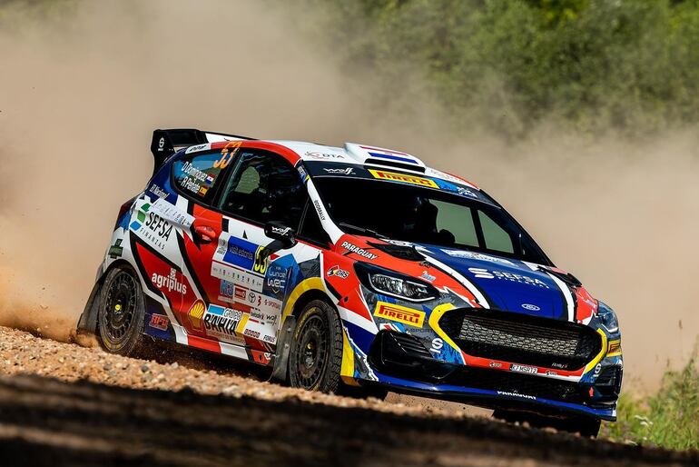 Diego Domínguez Bejarano y Rogelio Peñate, al mando del Ford Fiesta Rally3 Evo, fueron los mejores de la JWRC en el primer día.