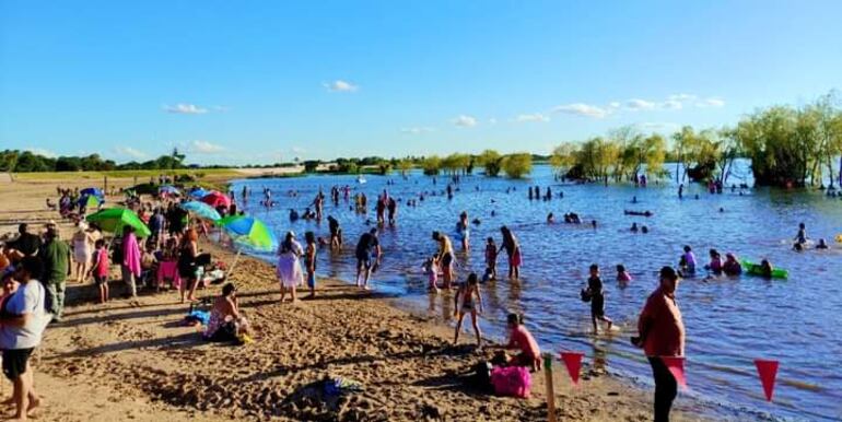 En total 9 personas fueron atacadas por pirañas y palometas en la playa municipal de Pilar a orillas del río Paraguay.