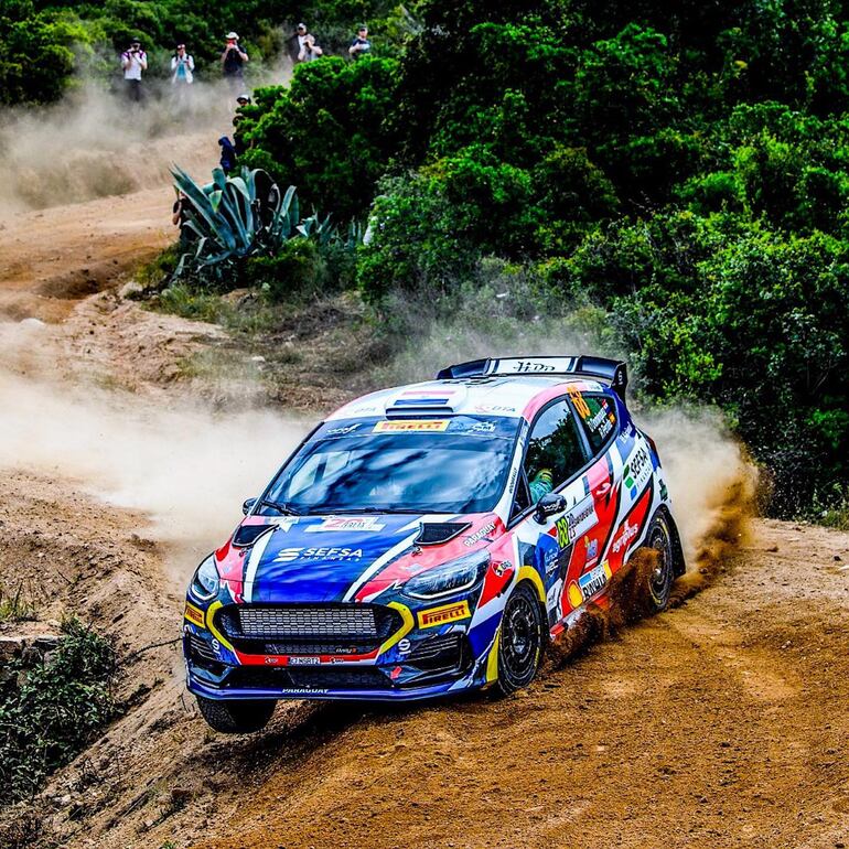 Diego Domínguez Bejarano, copilotado por Rogelio Peñate en el Ford Fiesta Rally3 Evo, cerró el primer día en el segundo lugar de la Junior World Rally Championship.