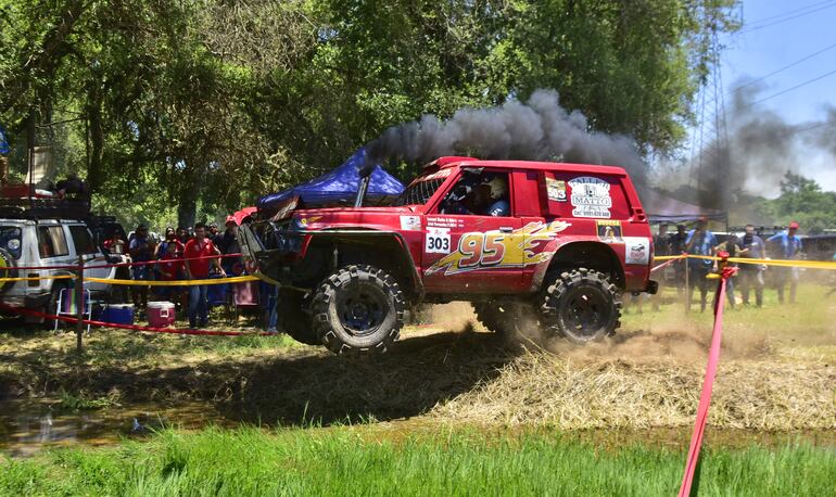 El binomio de Ismael Matto y Ariel Fernández, al mando de la Nissan Safari, se adjudicó la victoria en la categoría TT4L en la competencia de ayer.