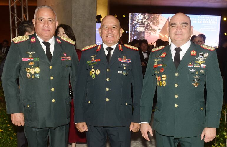 Cnel. Claudio Panza, Gral. Vicente Cantero y el Cnel. Alejandro Giménez.