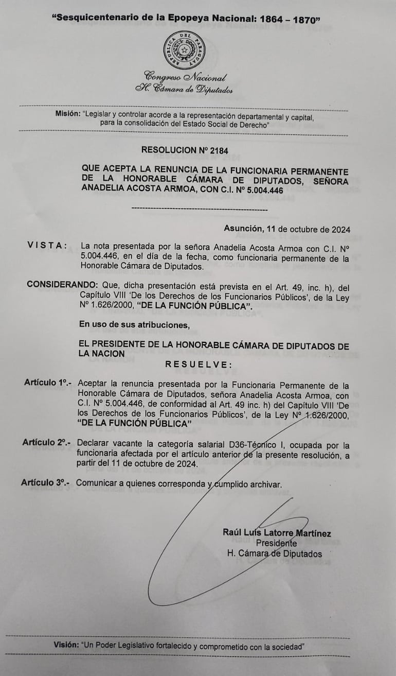 Latorre aceptó la renuncia de Anadelia Acosta