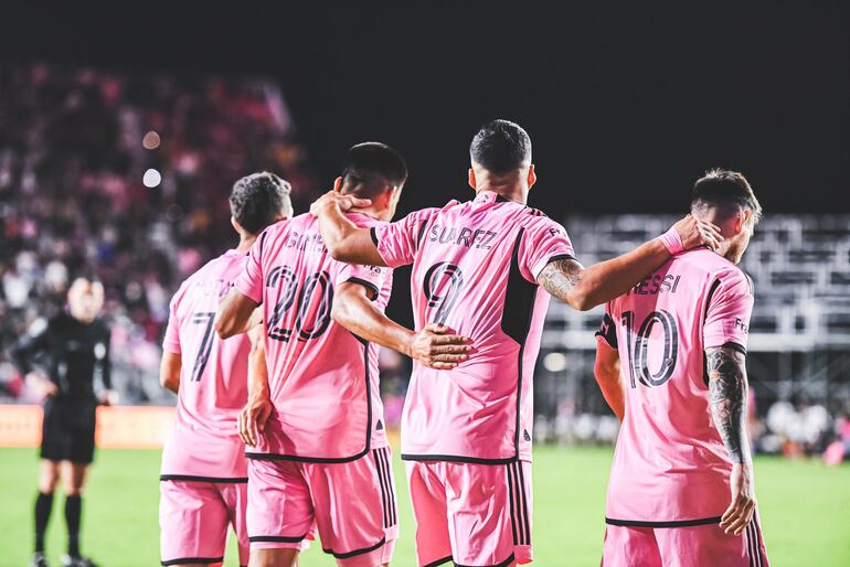 El paraguayo Diego Gómez (20), futbolista del Inter Miami, celebra un gol en el triunfo sobre Real Salt Lake por la primera jornada de la Major League Soccer 2024, en Miami, Estados Unidos.