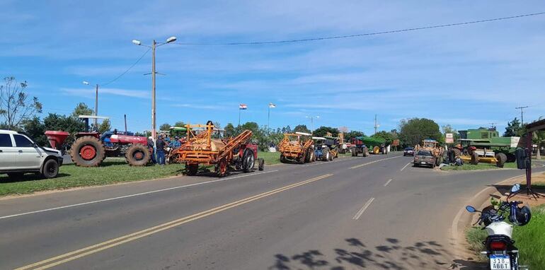 Los productores de Canindeyú se encuentran instalados en el Cruce Yasy Cañy de esta capital departamental.