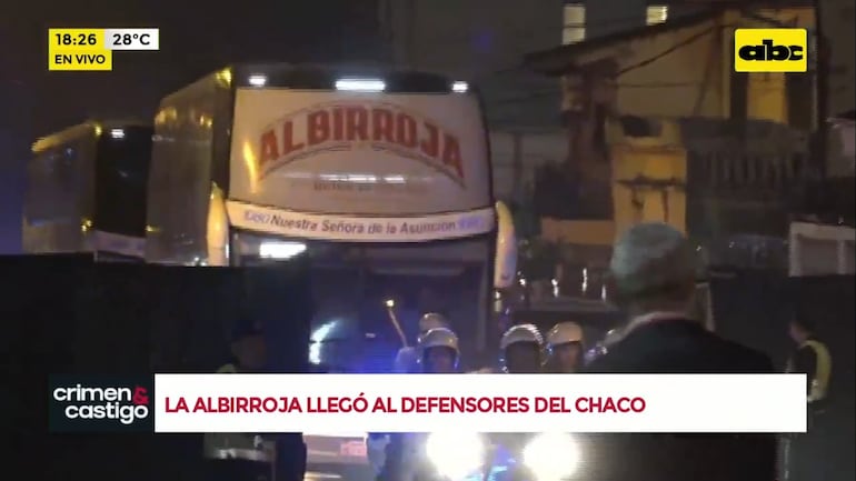 La llegada de la selección de Paraguay al estadio Defensores del Chaco.