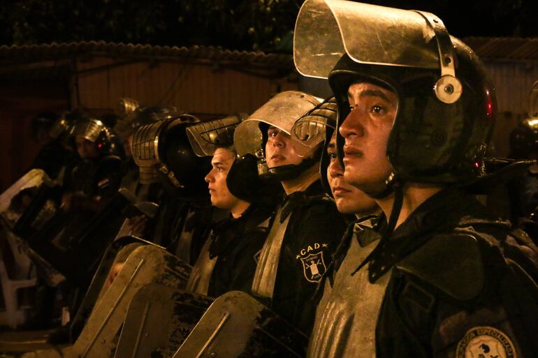 Antimotines en la Penitenciaría Nacional de Tacumbú.