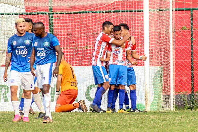 Capitán Figari vs. Valois Rivarola