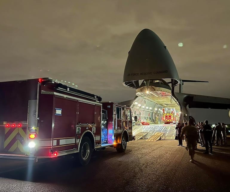 La Guardia Nacional de Massachusetts dona equipamiento para combatir incendios forestales a las Fuerzas Militares del Paraguay.