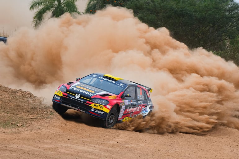 Gustavo Saba culminó segundo en el Rally de Santa Cruz, en Bolivia, sumó buenos puntos y se prende a la lucha por el campeonato sudamericano.