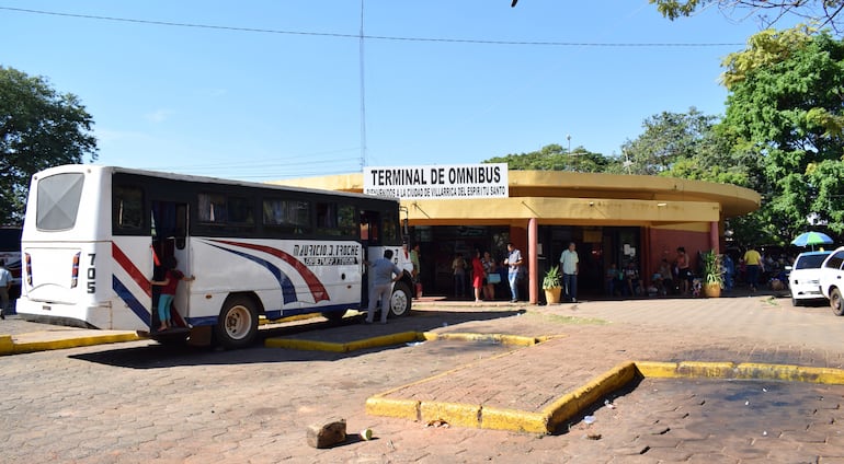 Actual local de la terminal de ómnibus de Villarrica en el centro de la capital del Guairá.