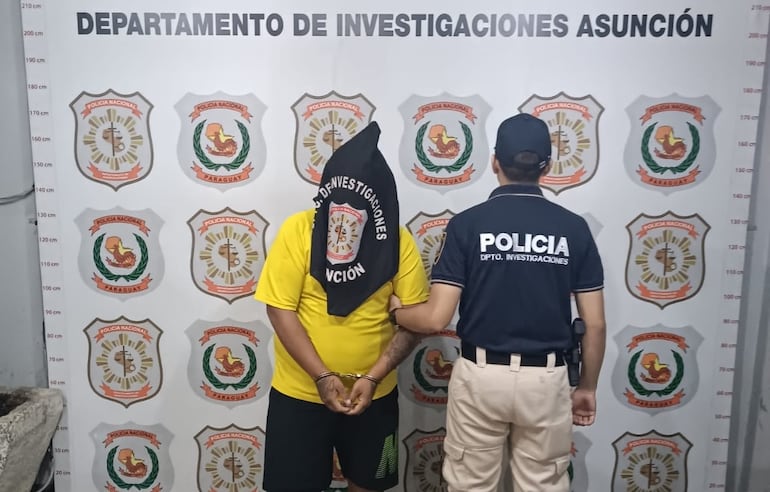 La Policía detuvo a este joven de 21 años por estar vinculado al robo de un local de Biggie.