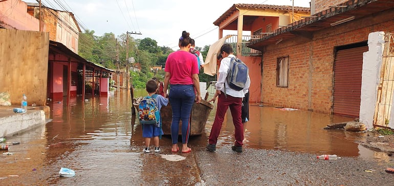 Así quedó el barrio San Rafael de Ciudad del Este tras la inundación.