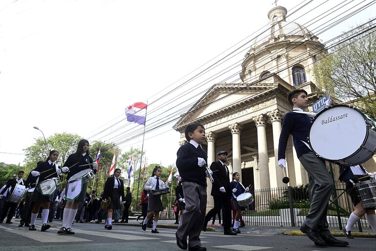 Desfile estudiantil fue  la actividad principal. Se desarrolló en la calle Palma de Asunción.