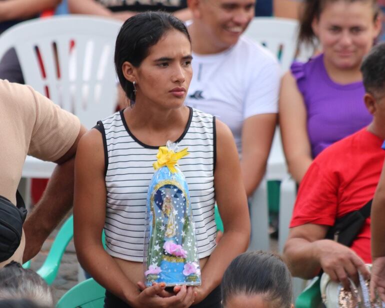 Cada domingo una importante cantidad de fieles acuden a la Basílica de Caacupé.