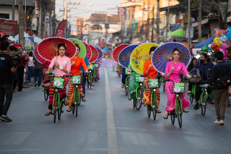 Festival de paraguas de Bosang, en San Kampaeng. Chiang Mai, Tailandia.