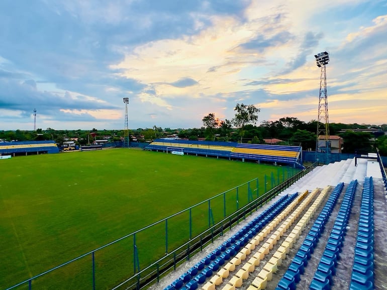 El estadio Facundo de León Fossatti del Club 12 de Junio de Villa Hayes.