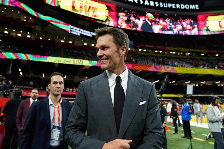 ¡Elegantísimo! Así asistió Tom Brady al Super Bowl LIX en New Orleans. (TIMOTHY A. CLARY / AFP)