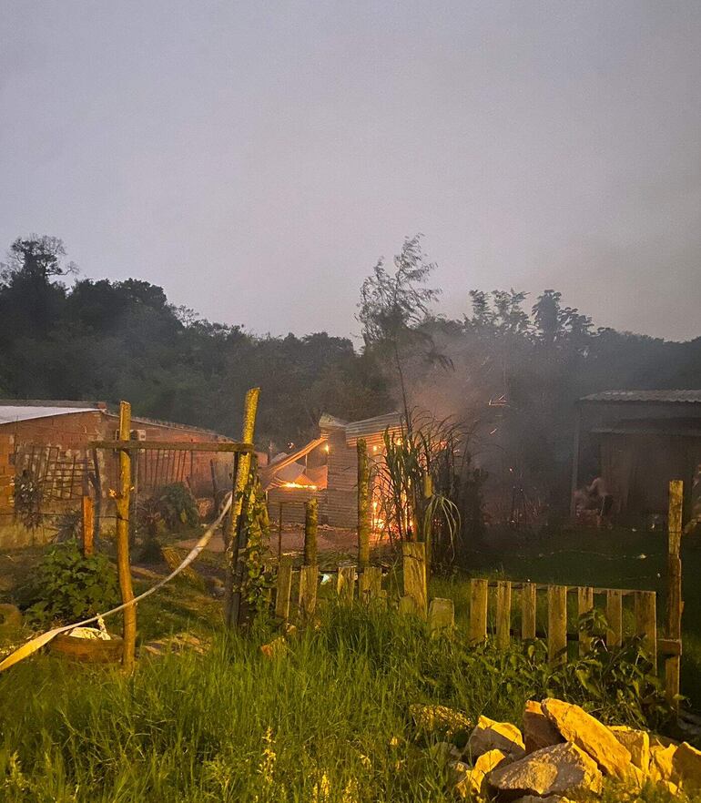 La víctima del incendio, Diego Enmanuel Portillo Paiva, perdió la casa y todas sus pertenencias. Precisa de la ayuda ciudadana.