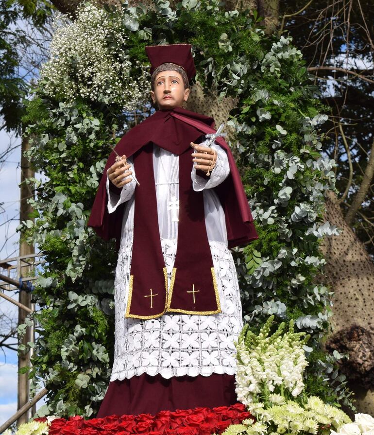 Varios devotos y promeseros llegaron junto al santo patrono de Yaguarón.