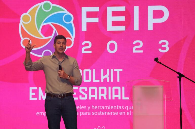 Santiago Peña participó del Foro de Emprendedores Industriales del Paraguay (FEIP).