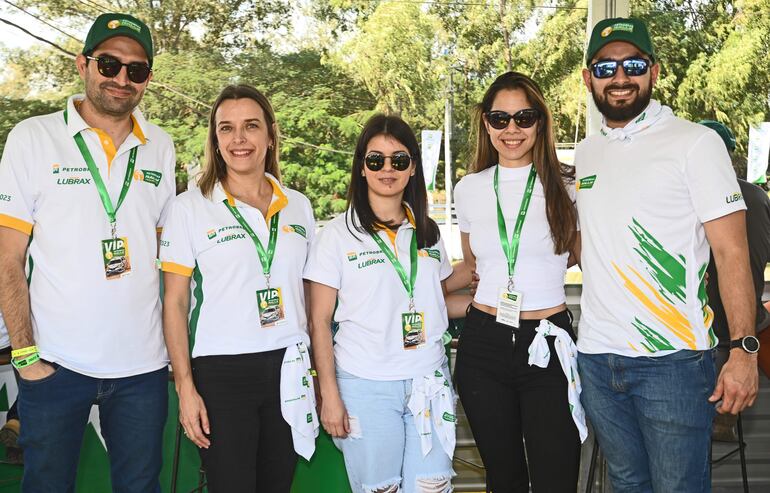 Rolo Florentín, Ana Royg, Lore Benítez, Romina Galeano y Pedro Martínez.